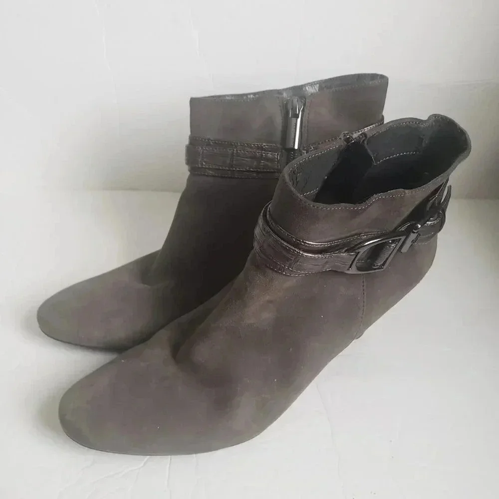Bandolino gray heeled